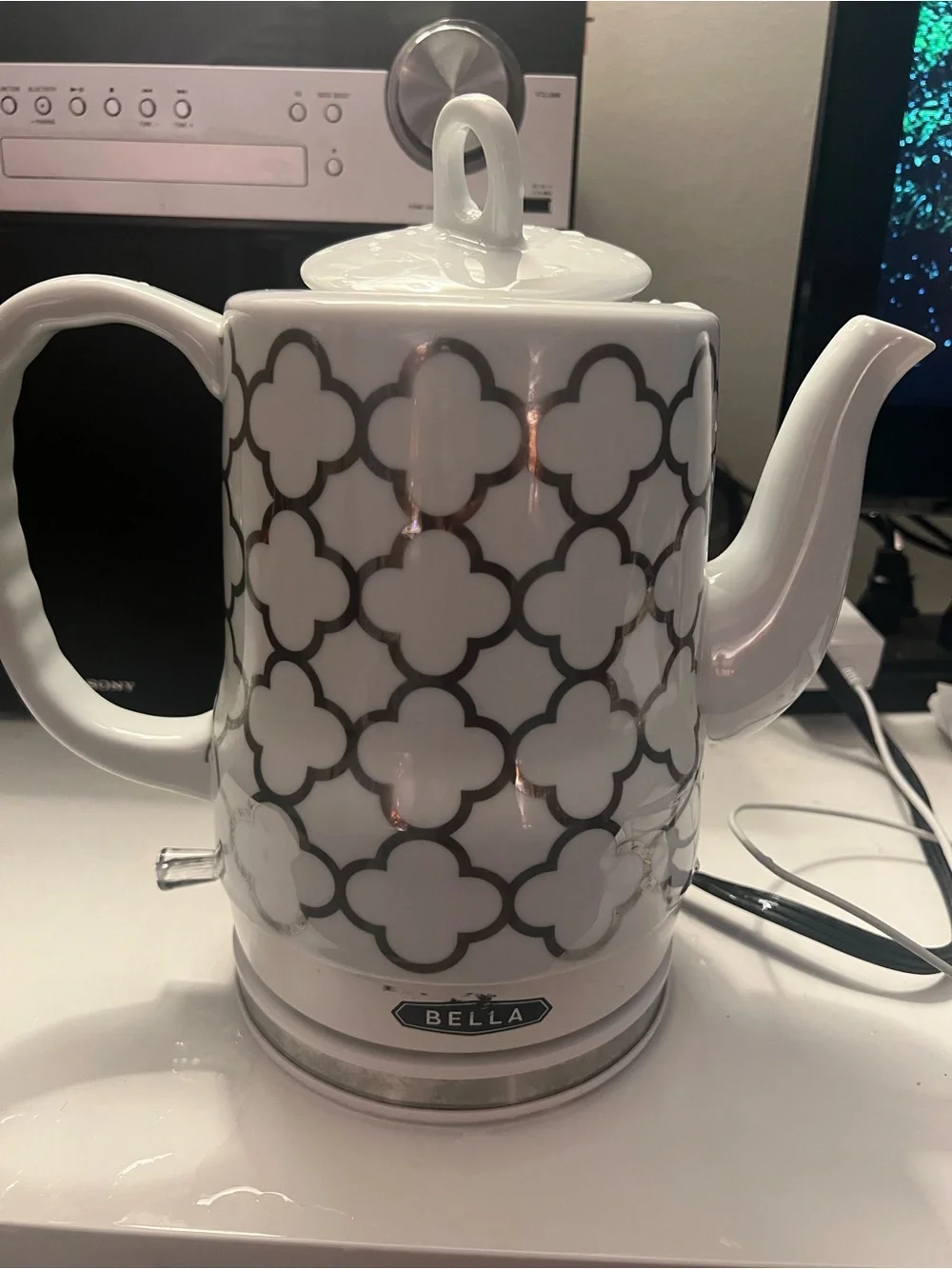 BELLA Electric Ceramic 1.5 L Tea Kettle Model KE7937-A White & Silver Tested GUC